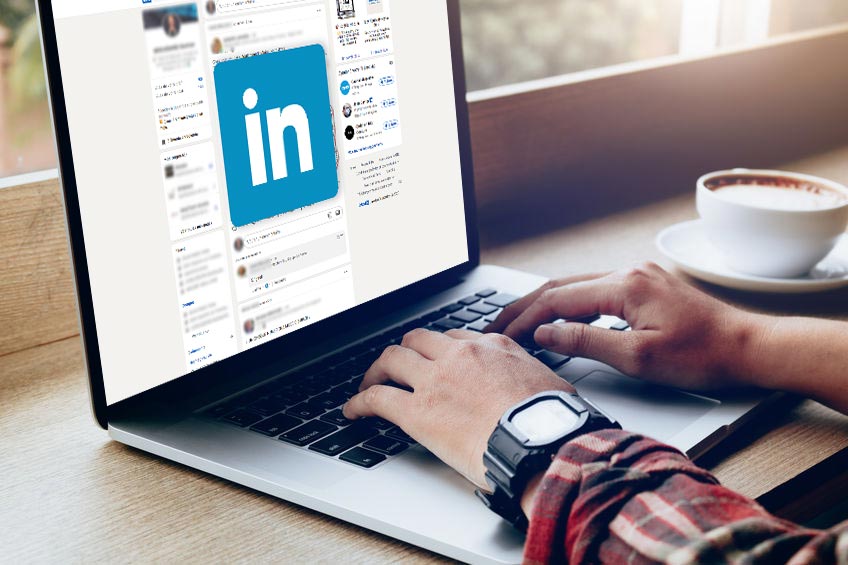 Profitez du confinement pour mettre à jour votre profil Linkedin Profil linkedin qui s'affiche sur l'écran d'un ordinateur